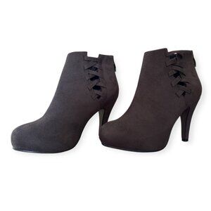 Cinderella of Boston Gray Fabric Side Lace Ankle Boot Heels Size 4.5W
